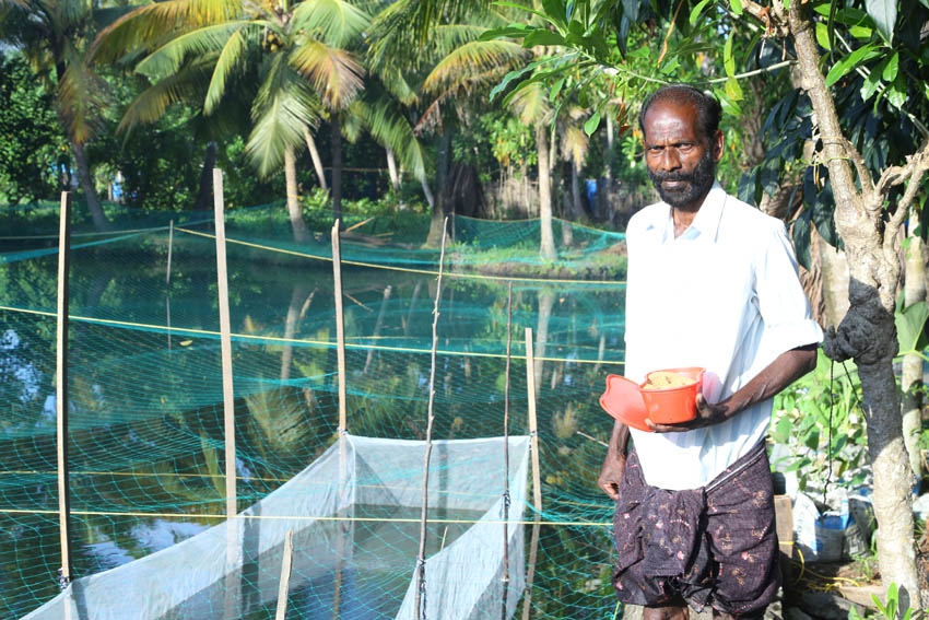 ഒത്തിരി കൃഷിത്തിരക്കുമായി ഈ പോസ്റ്റ്മാന്‍